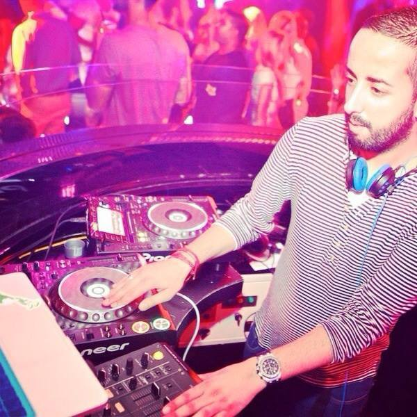 Reda Benzidane face, cu fiecare ocazie, spectacol la Sass Cafe (foto: facebook)