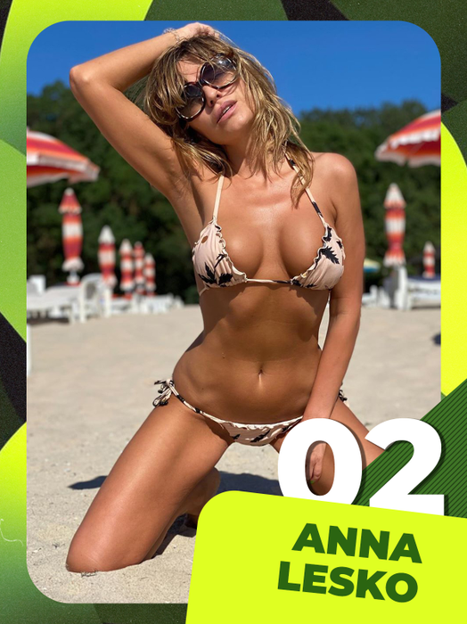 Top 40 sexy vedete în patru labe! Rar vezi așa ceva! Laura Cosoi, Andreea Mantea, Lora și Bianca Drăgușanu, îngenuncheate!
