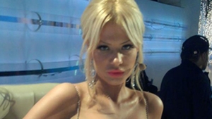 Va era dor de Simona Sensual! Uite cum s-a pozat la malul marii! Fanii au INNEBUNIT