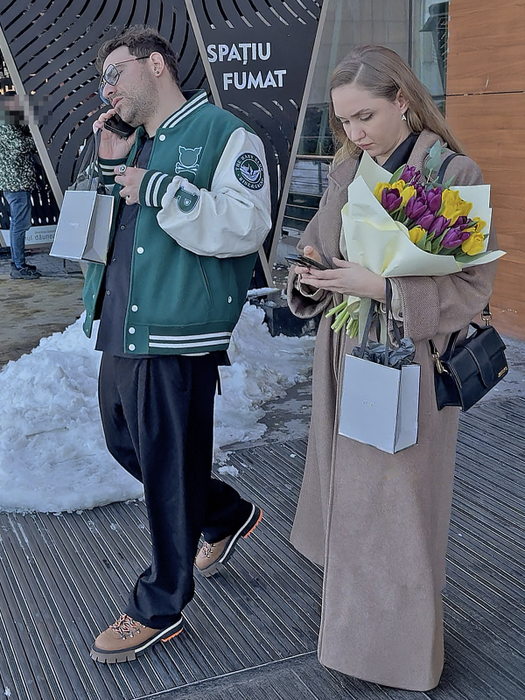 Andrei Niculae a început să vorbească la telefon