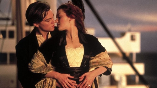 Tragedie în Deltă. S-a înecat încercând să-l imite pe Leonardo di Caprio, în Titanic