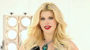 Marea transformare a LOREDANEI GROZA! Cum arăta diva la 16 ani 