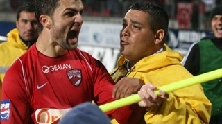 CANCAN EXCLUSIV Haos la Dinamo din cauza lui N'doye, episodul 2! Bratu a sarit sa-l bata pe Prunea!
