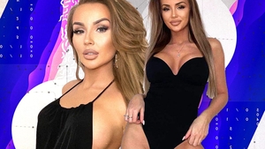 Juliana are forme senzuale și trage des de fiare! Blondina e super-finuță și arată ca o adevărată puicuță!