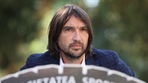 Emoții pentru „greii” Dan Alexa, Dorinel Munteanu și Vasile Miriuță » Meciuri decisive pentru promovarea în Liga a 2-a »»