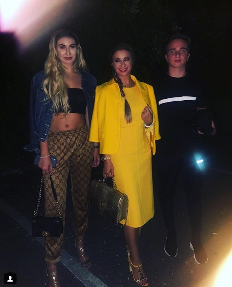 Anamaria Prodan, selfie fără bikini în oglindă. Mesajul acid transmis: “Pentru frustrați și frustrate”