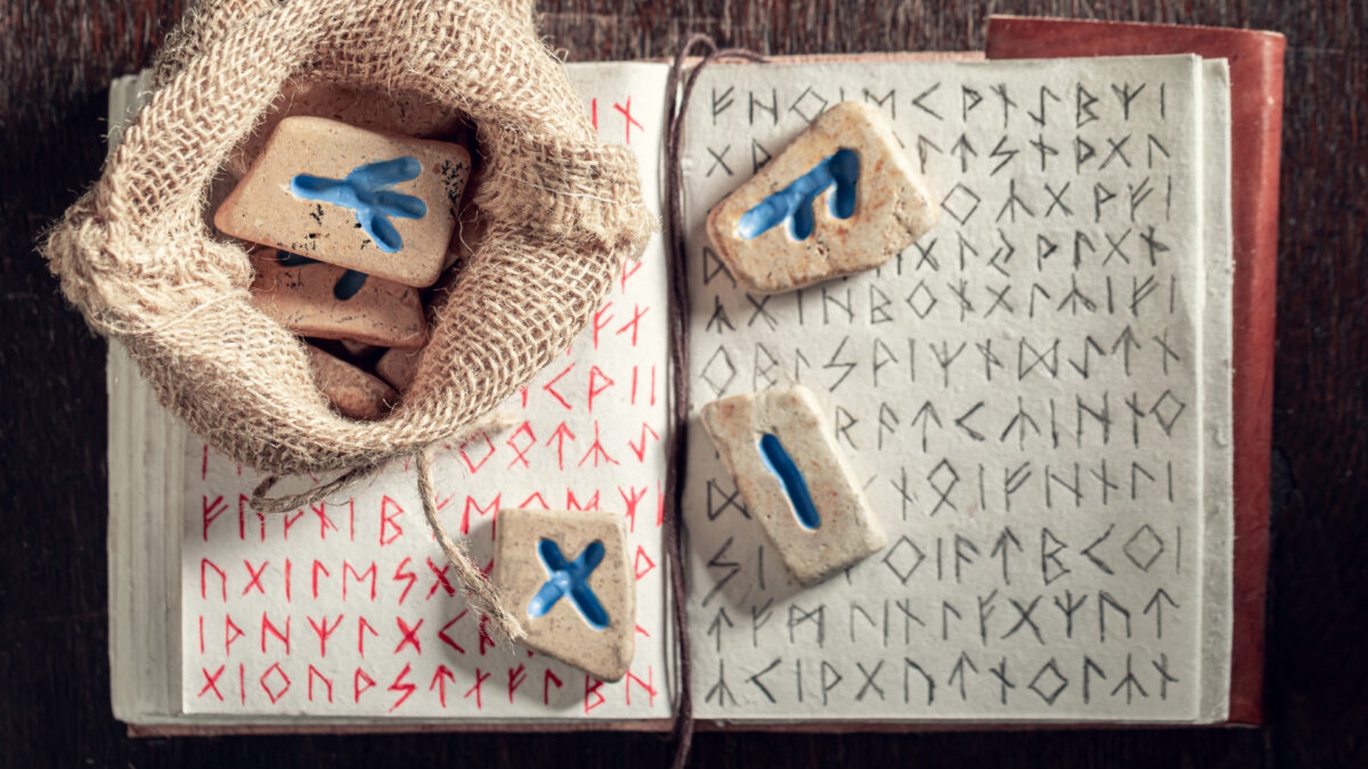 Horoscop rune azi, 7 iulie 2026. Zi cu capcane financiare pentru toate zodiile. Ce spune runa Thurisaz inversat