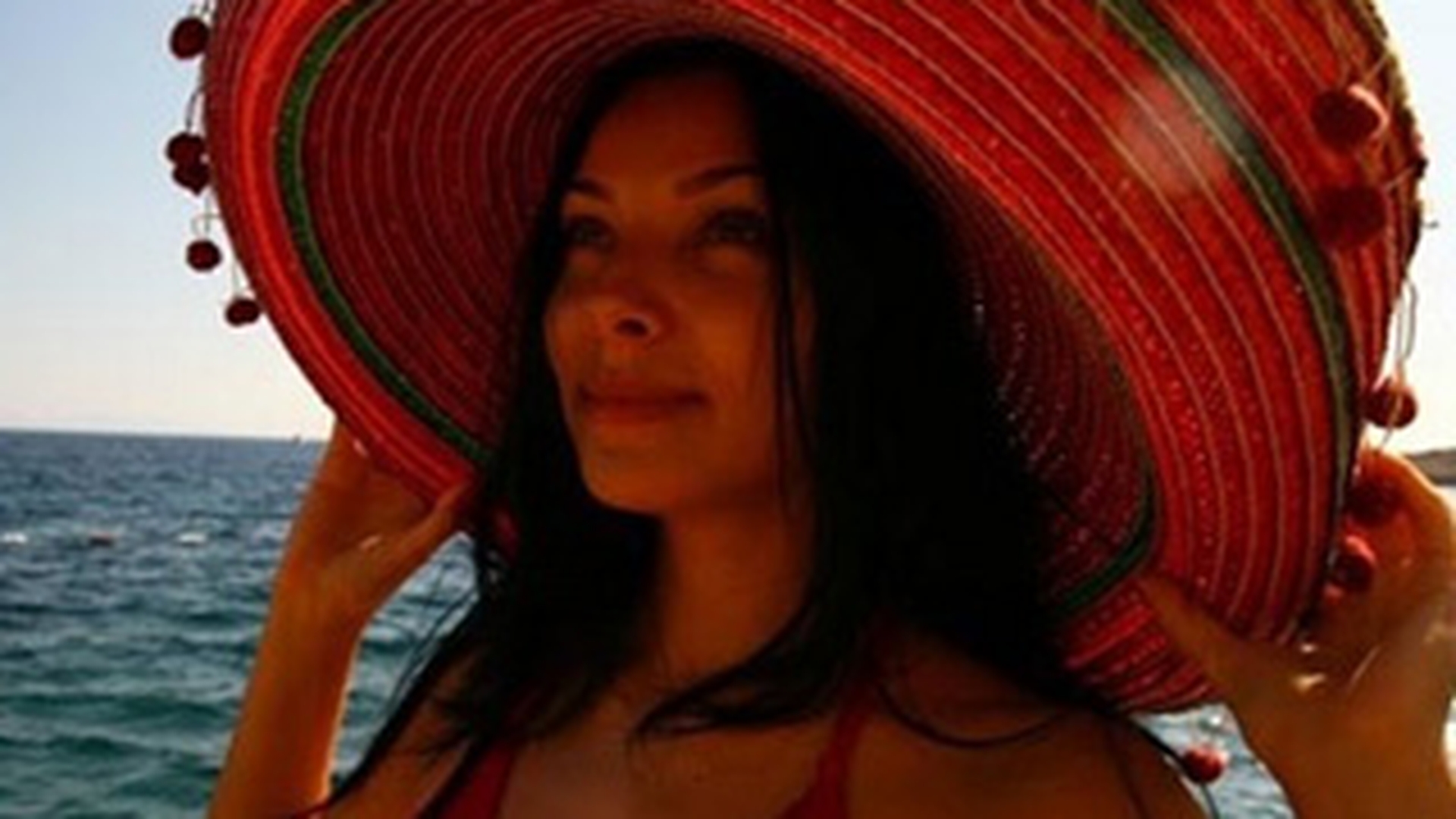 Corina Caragea a fost in vacanta in Barcelona si la Bodrum!
