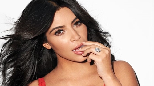 Fotografia pe care o aşteptau toţi internauţii. Kim Kardashian a făcut-o şi pe asta!