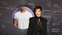 Kris Jenner, la 70 de ani, iubește un bărbat cu 25 de ani mai tânăr! Regula neașteptată după care funcționează relația lor