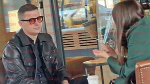 Șatena misterioasă cu care Adi Sînă a ieșit în oraș. Imagini de paparazzi realizate înainte de zvonurile divorțului de Anca Serea