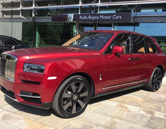 Povestea lui Reuben Singh care a făcut înconjurul lumii. A cerut un împrumut 5.000 de lire sterline de la o bancă și a garantat cu un Rolls Royce, în valoare de un sfert de milion | FOTO