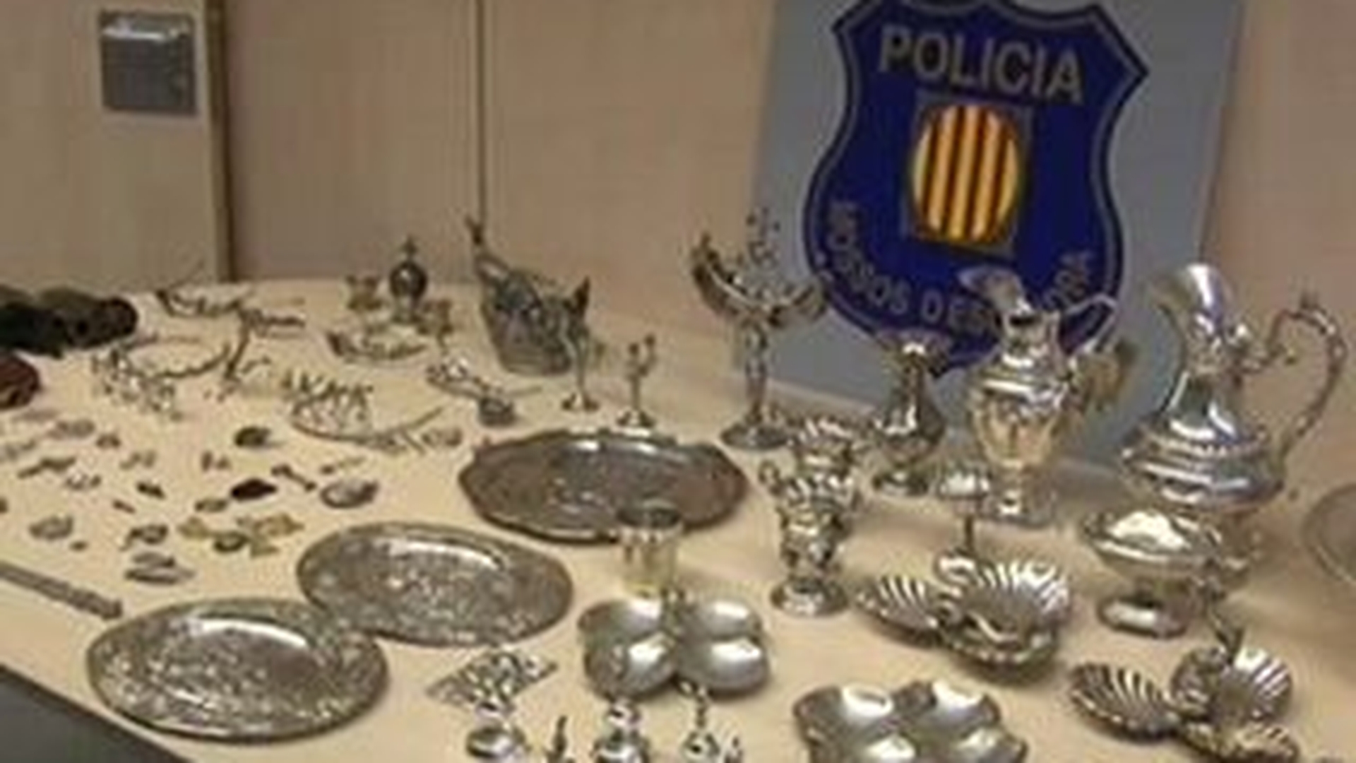 Doi romani au fost arestati in Spania pentru furtul unei colectii de antichitati in valoare de 300 de milioane de euro
