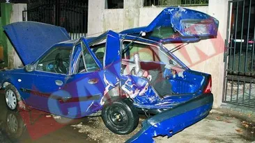 Un pusti de 16 ani a facut zob o masina