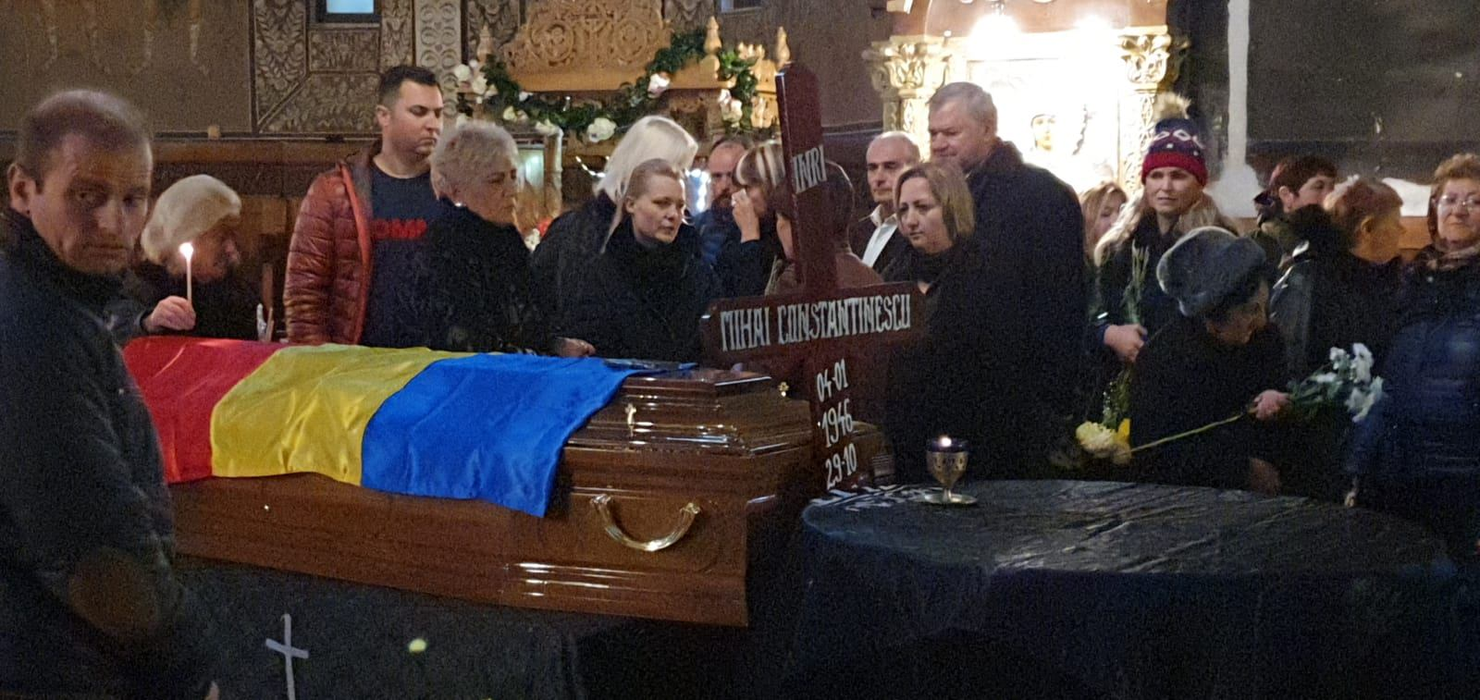 Sicriul lui Mihai Constantinescu a fost depus la biserică