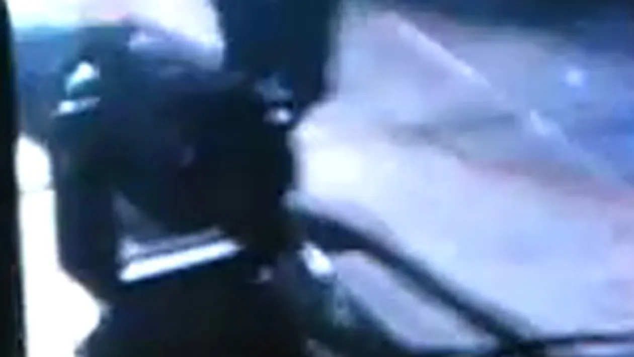 Paul Mccartney a cazut in nas pe scena