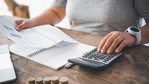 Cât câștigi la pensie în funcție de salariu, în 2026. Cum se calculează