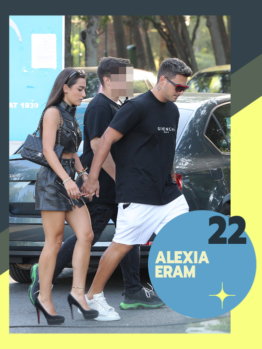 TOP 40 vedete în ipostaze rare! Mai provocator de atât nu se poate. Delia, Anna Lesko şi Ramona Olaru au pus pe jar imaginaţia bărbaţilor în rochiţe mini, mulate, chiar şi nemachiate 
