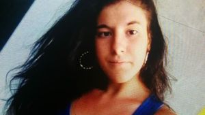 Poliţiştii în alertă! A plecat la cumpărături şi nu a mai revenit acasă