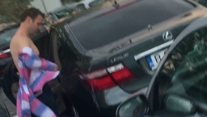 VIDEO EXCLUSIV. CANCAN.ro l-a filmat pe cunoscutul politician exact în momentul în care… Imagini năucitoare cu primarul milionar dezbrăcat într-o parcare!