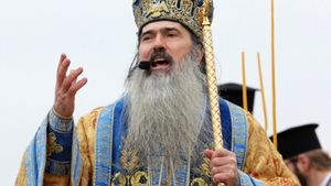 Se cutremură Biserica! Arhiepiscopul Teodosie, acuzat oficial de şpagă!