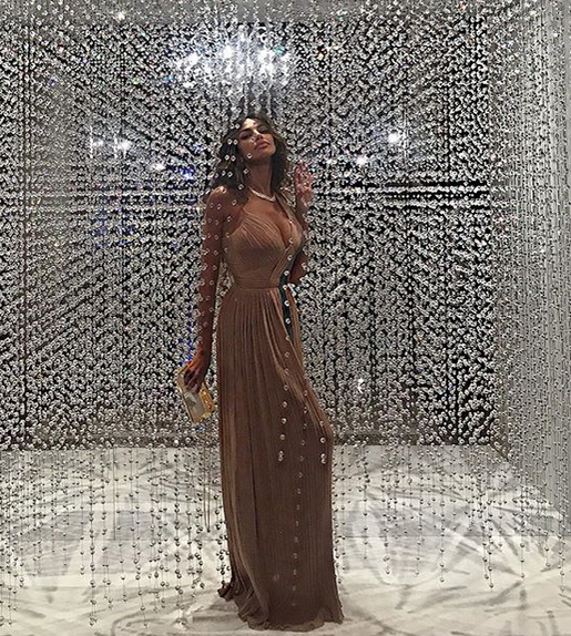 Mădălina Ghenea încearcă să împace cu succes statutul de mamă cu cel de fotomodel
