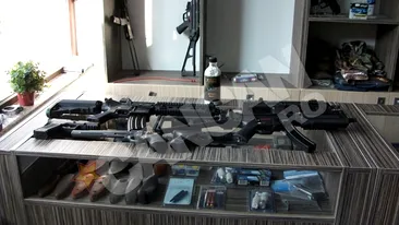 Armele airsoft, tot mai cautate. Romanii se inarmeaza cu pusti si pistoale de jucarie
