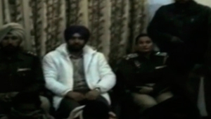 VIDEO Este o nenorocire să călătoreşti cu autobuzul în India! O altă femeie a fost violată de un grup de bărbaţi!