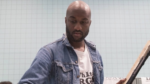 Doliu în lumea modei! Designerul Virgil Abloh, director artistic la Louis Vuitton, a încetat din viață
