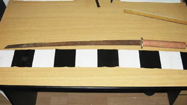 Un politist doljean beat a impuscat si a taiat trei persoane