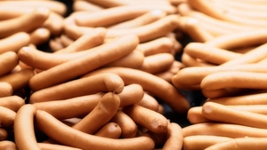 Ce conțin crenvurștii de porc, de fapt. Specialiștii au făcut analiza