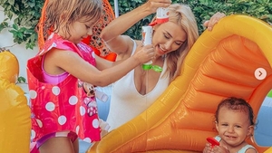 Andreea Bălan a primit o vizită surpriză! Reacția artistei: ”Aoleu, aoleu…”