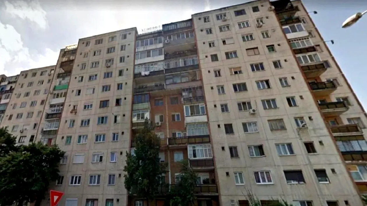 Ce a descoperit un inginer sub pardoseala unui bloc de pe vremea lui Ceaușescu: ”Când am scos gresia, atunci am văzut...”