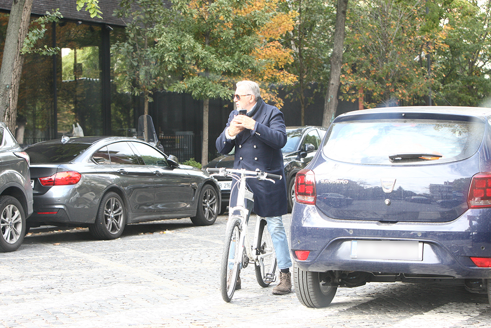 Ilie Năstase a renunțat la mașină și la scuter, din cauza cărora a avut probleme, și a ales bicicleta