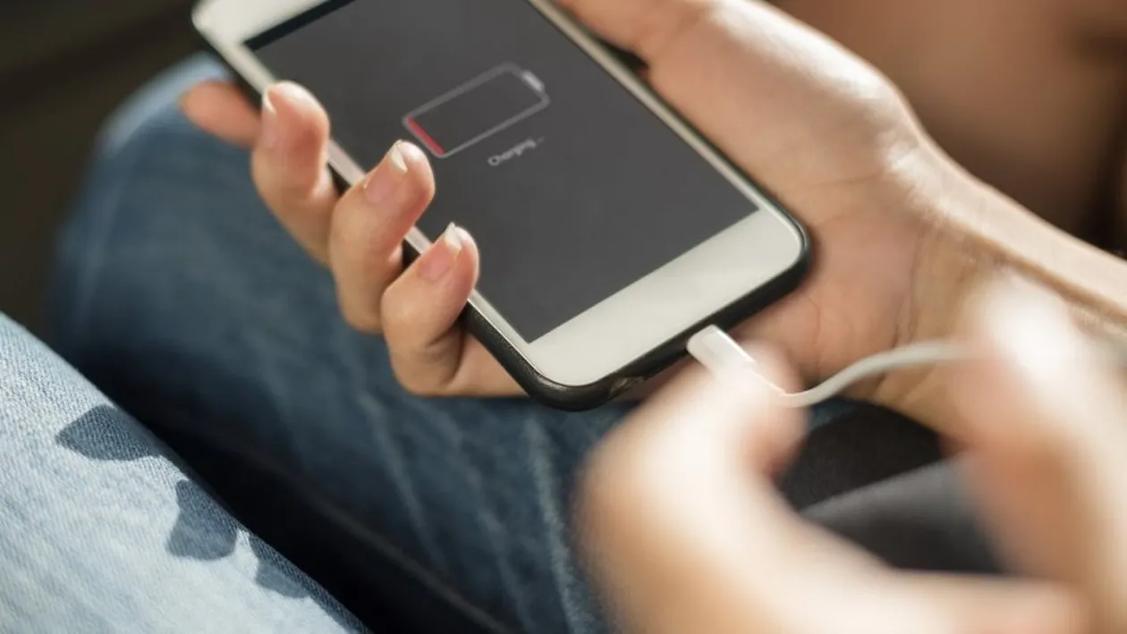 Șocant! O adolescentă de 14 ani a murit după ce telefonul ei mobil a explodat