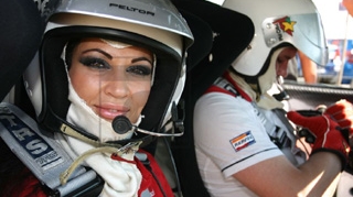FOTO Nicoleta Luciu a fost copilot la Baneasa Rally Show! Uite ce bine arata in echipamentul de raliu!