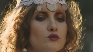 Nu o sa-ti vina sa crezi, dar uite cat de bine poate sa arate Iulia Albu! Vedeta nu mai arata ca o anorexica, ci ca o bomba sexy