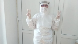 Primul medic din ”Spitalul morții” care s-a vindecat de COVID-19 revine la muncă: ”Îndemn pacienții să facă la fel!”