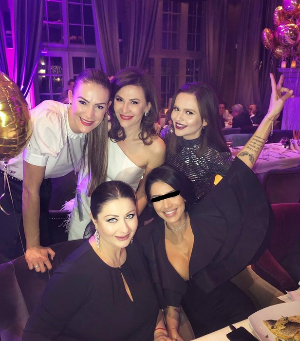Adina Alberts, rasfățată cu cadouri de lux de ziua ei. Ce pantofi și-a luat Gabriela Cristea la little black dress, care i-a ascuns burtica de gravidă