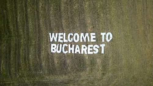 Turiștii care aterizau la Cluj au văzut mesajul ”Welcome to Bucharest”! E gluma de la UNTOLD devenită virală!