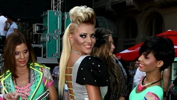 Ce a fost anul trecut la Romanian Music Awards 2010. Vezi AICI cele mai mari gafe vestimentare!