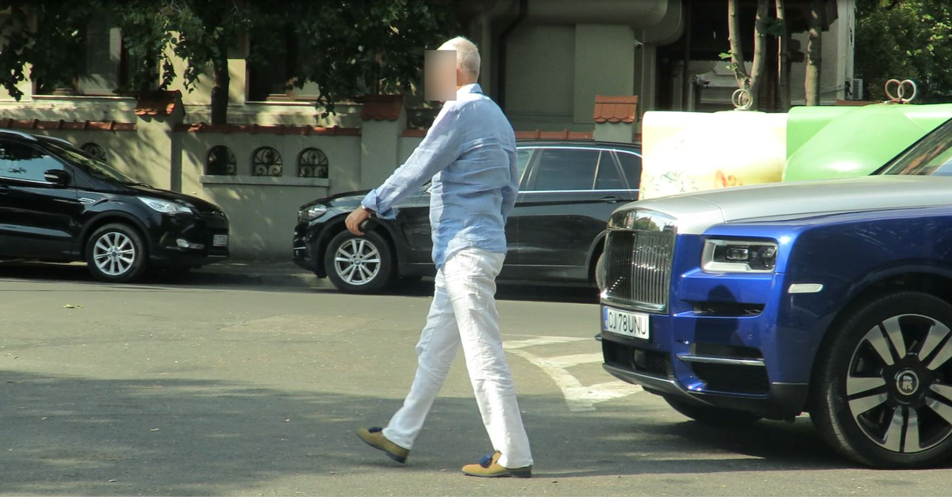 ”Milionarul singuratic” a întors, din nou, privirile pe străzile Capitalei, cu superbul SUV Rolls Royce