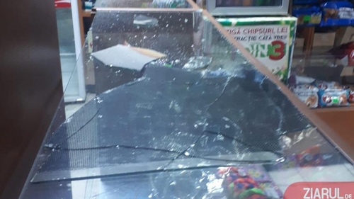 El e hoțul îndrăgostit de ciocolată! A spart geamul, apoi…”