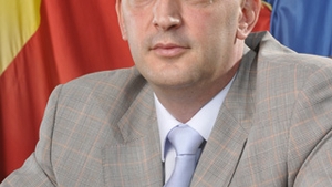 Tinerii liberali din sectorul 6 au deszapezit casele batranilor din Vrancea
