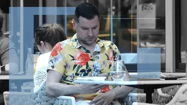 Fizz a lăsat figurile și o arde ”normal” la terasă, în pantaloni scurți și ciorăpei. S-au dus vremurile cu Porsche și blănuri! Acum e cu salată de vară