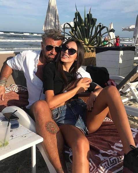 Iubita lui Cătălin Botezatu, fotografiată în chiloței prin casă: “Ai o stea norocoasă”