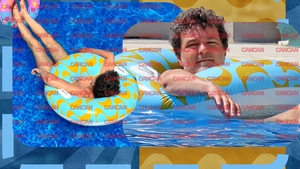 Aventurile lui Nicușor în vacanța mare (Episodul 2). IMAGINI DEMENȚIALE cu Șeful Bucureștiului: s-a băgat în colăcel și a făcut pluta cumințel