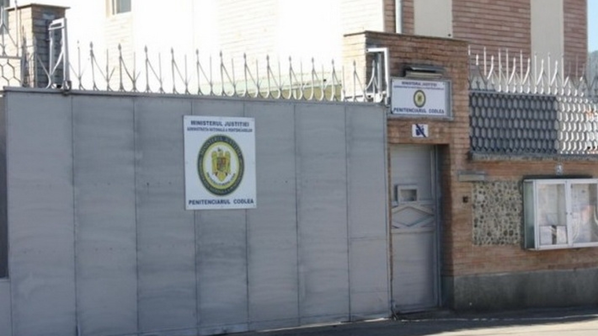 Anchetă la Penitenciarul Codlea. Șapte deținuți au înghițit obiecte metalice