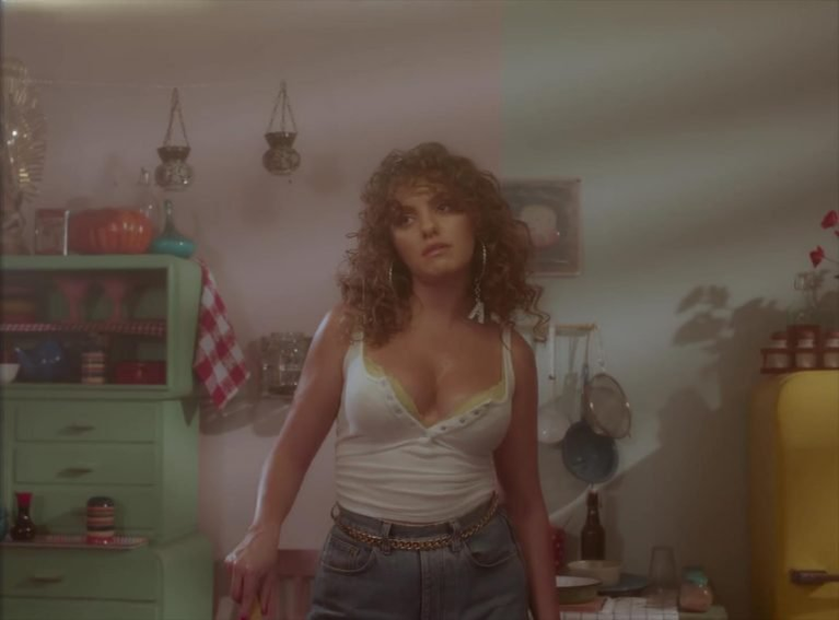 Fotografii incendiare cu Alexandra Stan, făcute publice după despărțirea de iubitul ei