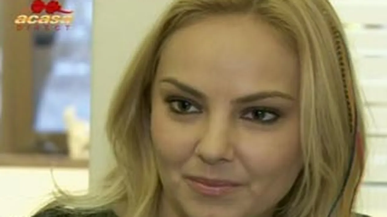 Cine crezi ca ii face menajul Roxanei Ionescu? Tata imi calca lenjeria de pat de zici ca e scoasa din ambalaj!